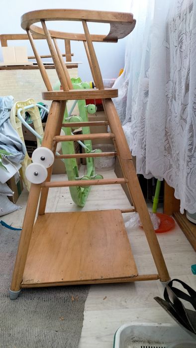 Продам столик для кормления