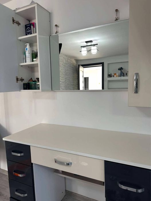 Masa machiaj de vanzare