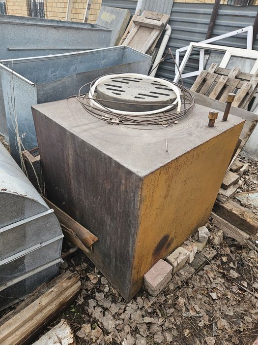 Ёмкость под ГСМ 1 и 2 куб.