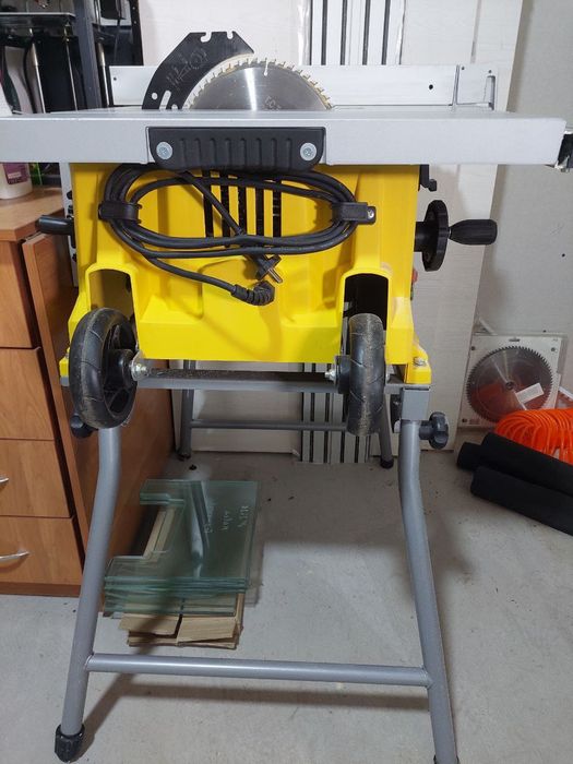 Настольная пила Stanley SST1800