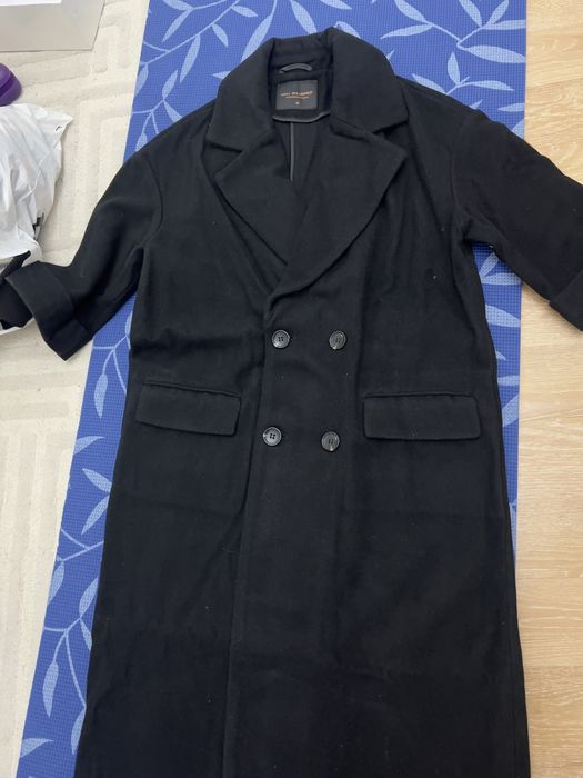 Пальто черное ниже колен