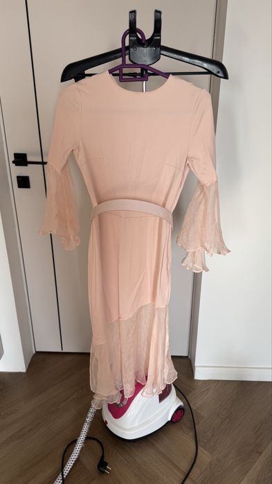 Персиковое платье вечернее