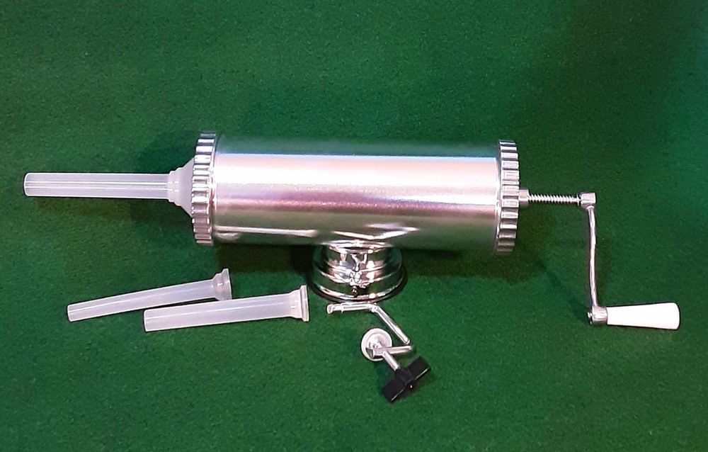 Aparat pentru umplut carnati lebar,2,5 Kg orizontal NOU - 150 Lei