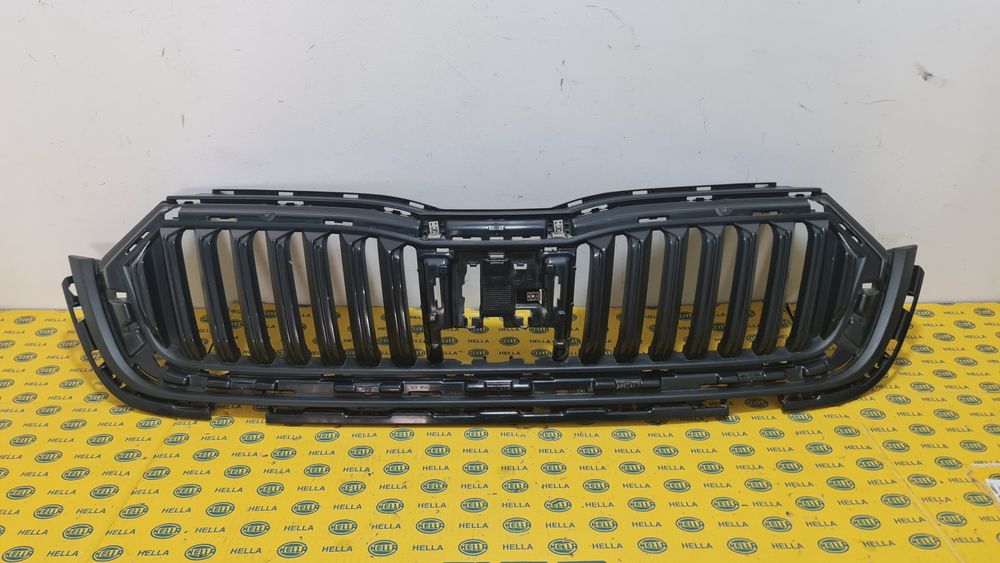Grila masca radiator bara fata Skoda Octavia 4 5E