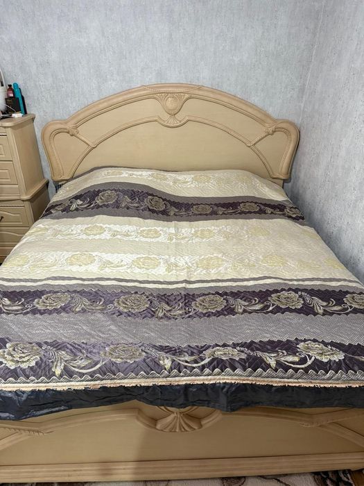 Спальный диван двух мест