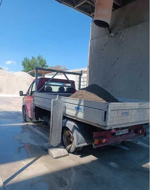 Доставка на пясък, филц, баластра, бетон и замазка