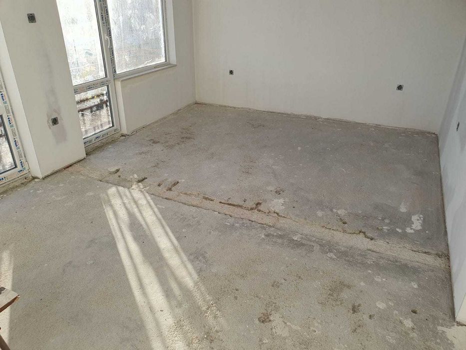 Продава се Къща в Казанлък - 100 кв.м за 689 €/кв.м - Снимка #2