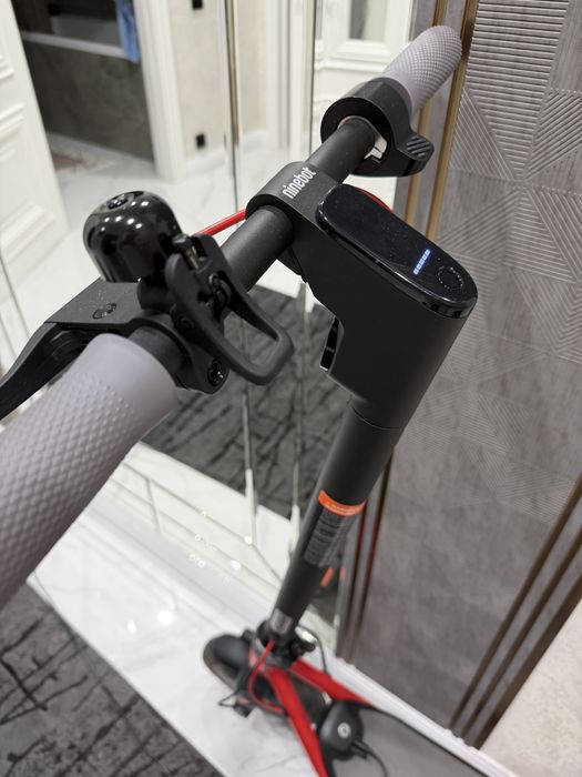Продам самокат Ninebot Kickscooter D38U