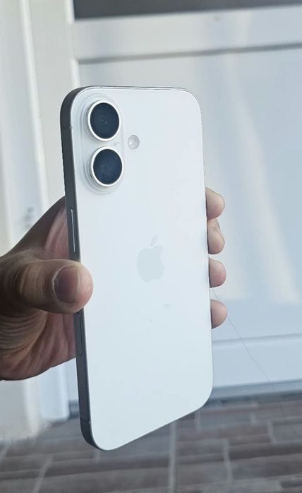 Telefon Iphone 16