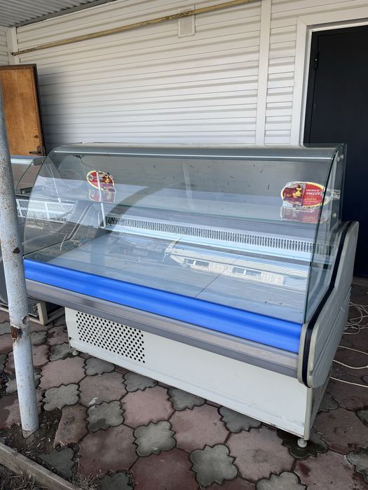 Продам витринные холодильники бу