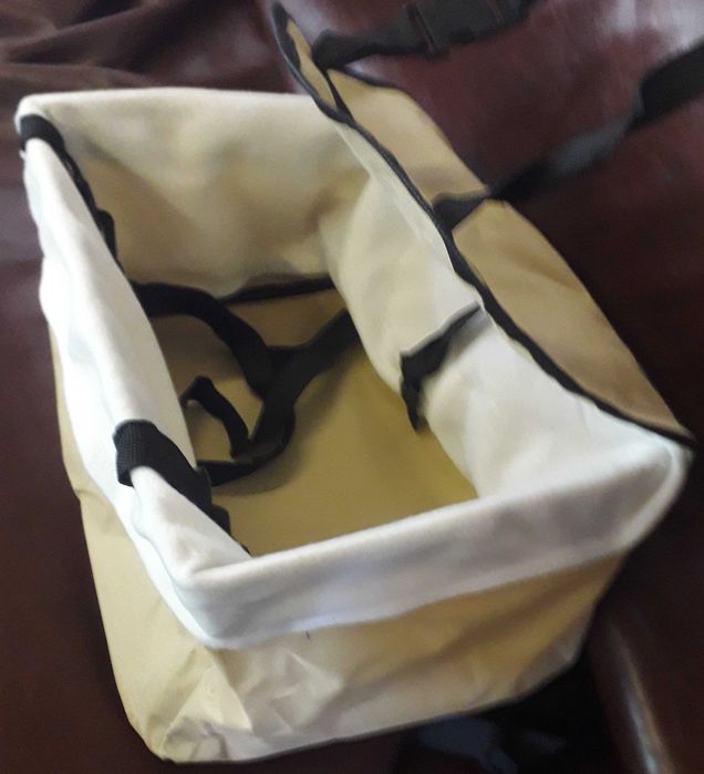 Чанта / кош за кола за домашни любимци