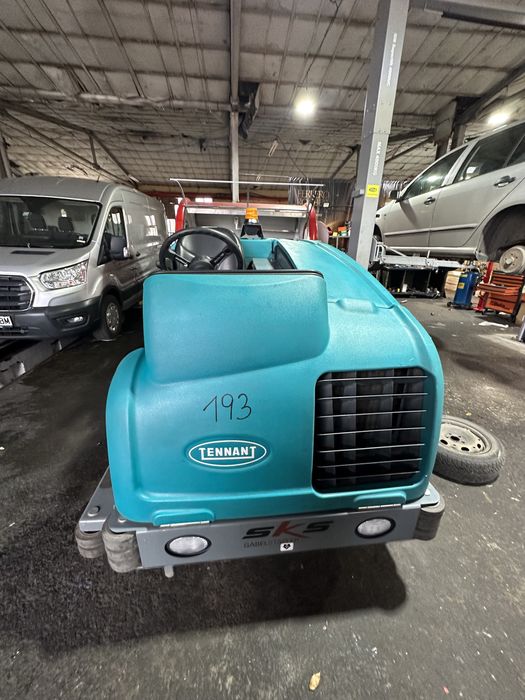 Професионална комбинирана миячно-метачна машина Tennant M20