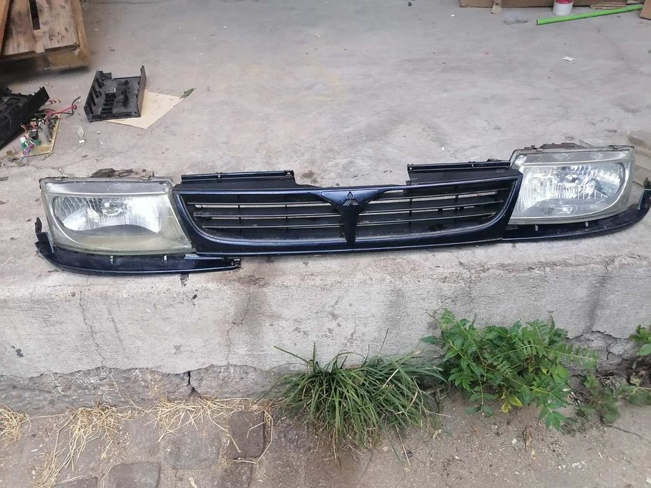 Фарове и решетка и налични ботвара за mitsubishi space runner