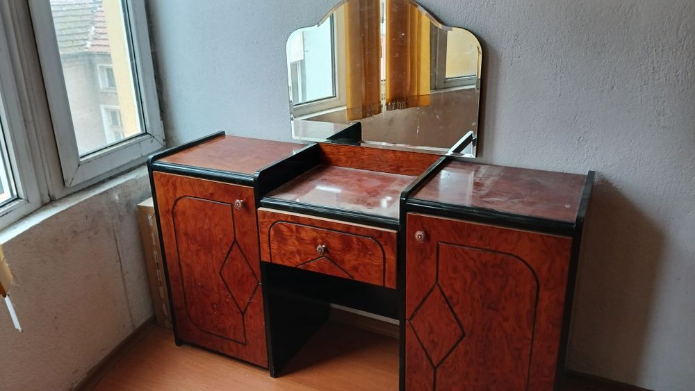 Продавам спално обзавеждане