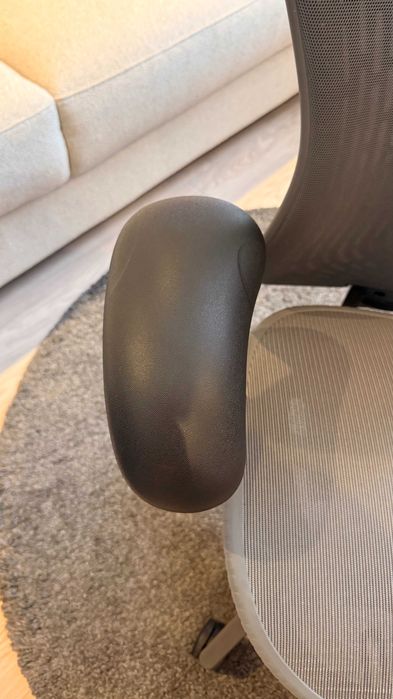 Herman Miller Mirra 2 - Офис Стол - Като Нов!