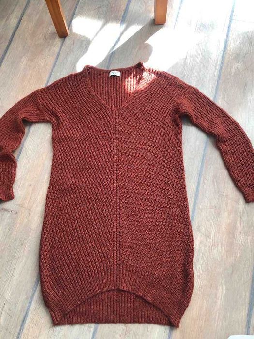 пуловери и делебела риза, тип връхна