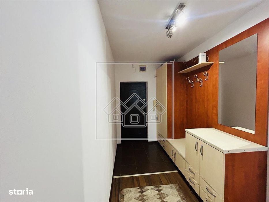 Ap decomandat, 2 camere si balcon, etaj 13, zona Pictor Brana