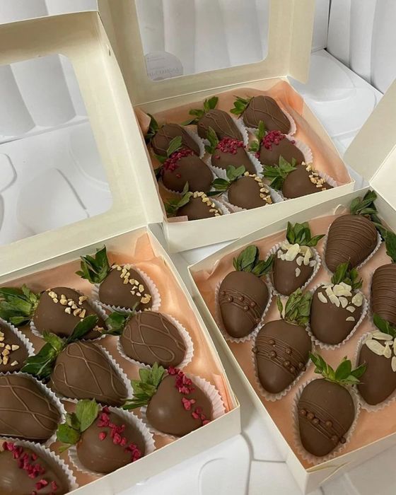 Клубника/банан в шоколаде