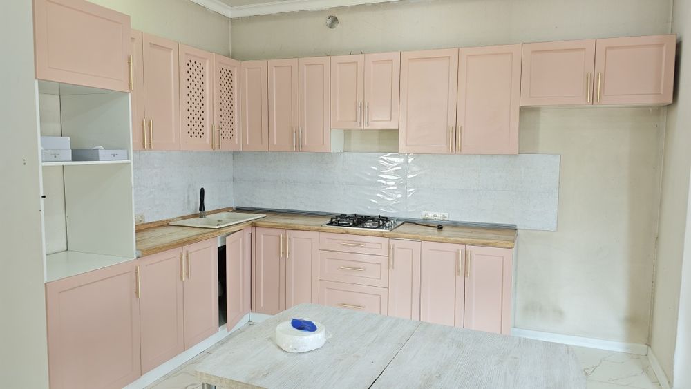Продам угловой кухонный гарнитур