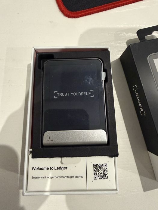 Ledger Flex Чисто Нов