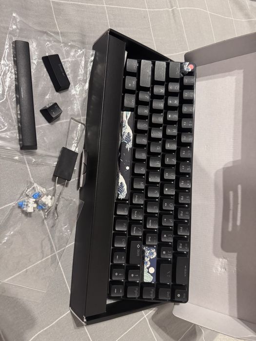 Tastatura mecanica 65% blue switch