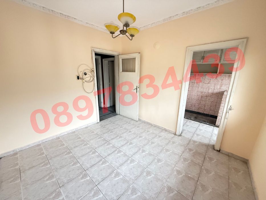 Продава се Четиристаен апартамент в Бургас, Център - 133 кв.м за 1228 €/кв.м - Снимка #6