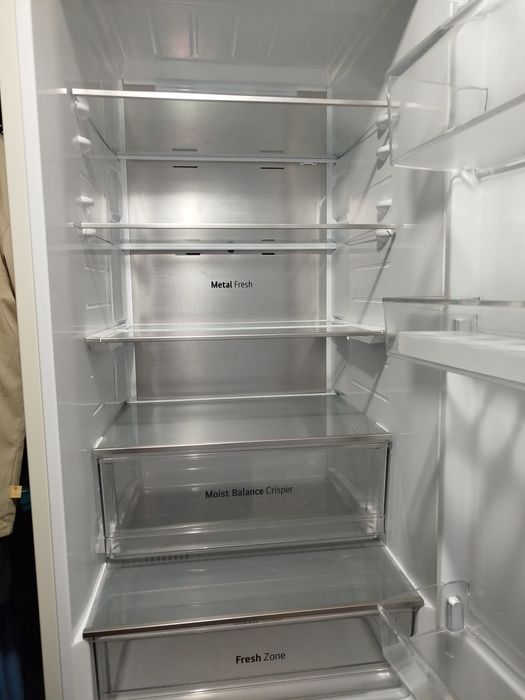 Холодильник LG двухкамерный NoFrost