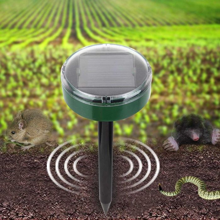 Соларен ултразвуков уред против къртици и змии ,репелер със земен кол