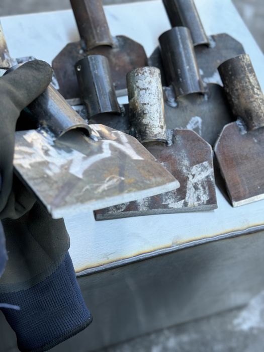 Ледоруб, лопаты