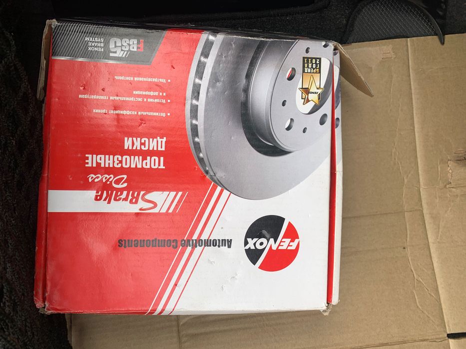 Тормозной диск на мерс с 180 новый