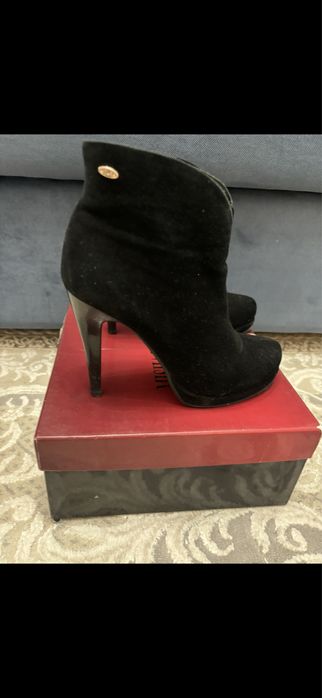 Продам ботильоны 4500