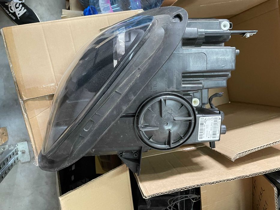 Фарове за MINI COUNTRYMAN след 2017