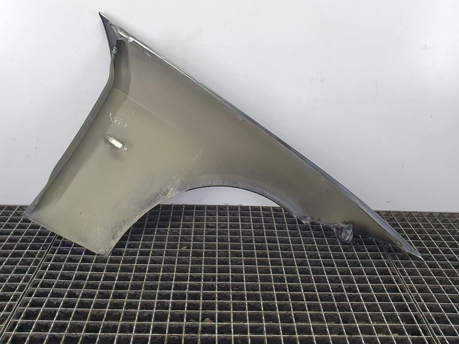 Aripa stanga fata BMW Seria 3 E90 (2004 - 2010) 2.0 d N47D20A