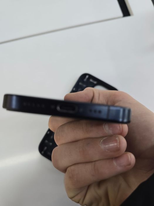 Продаю iphone 15 про 256 гб