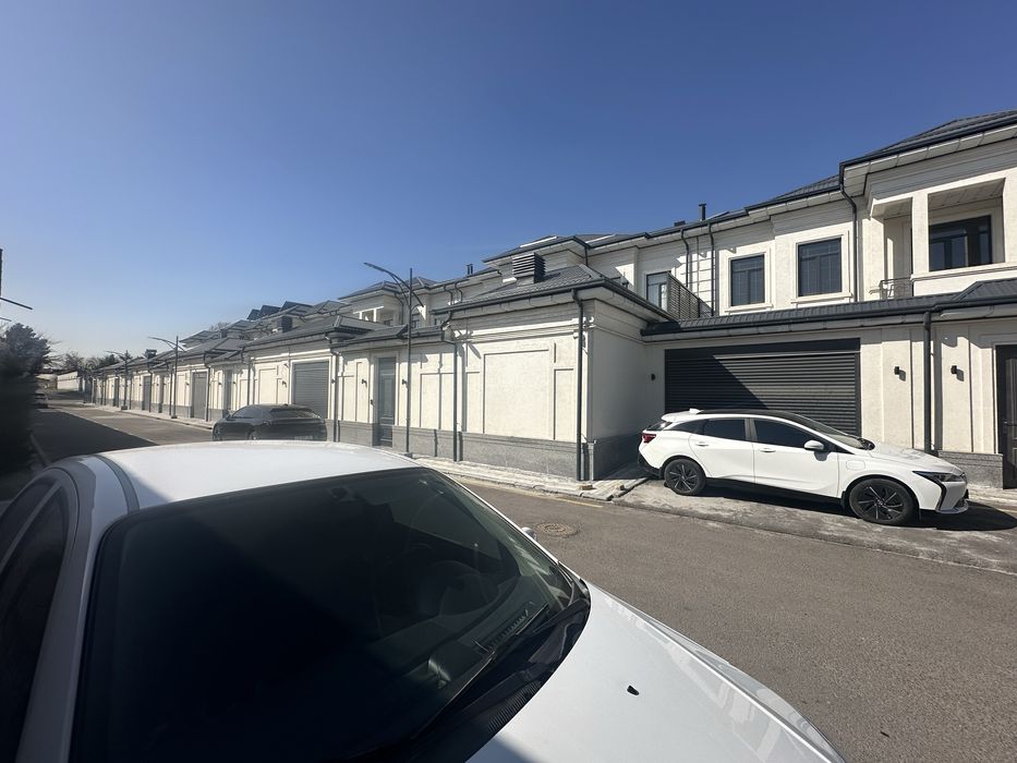 Охунбобоев , Мевазор махаллада 2,7 соток участка сотилади