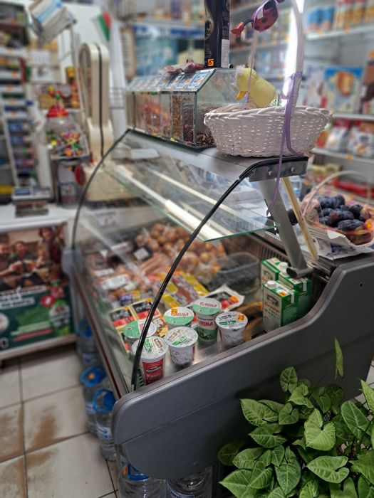 Хладилна витрина