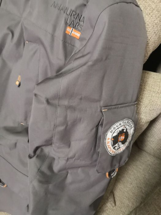 Vind geaca ANAPURNA 200 lei