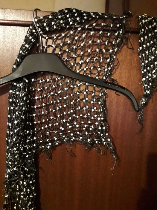 Дамски комплект шал и ръкавици без пръсти мрежести