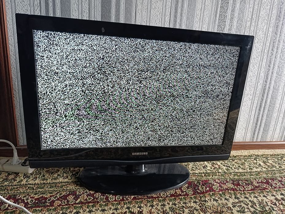 Телевизор Samsung 32S