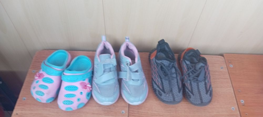 Отдам даром детский вещи