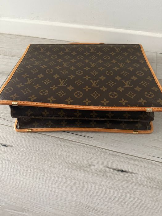 Servieta Louis Vuitton originala