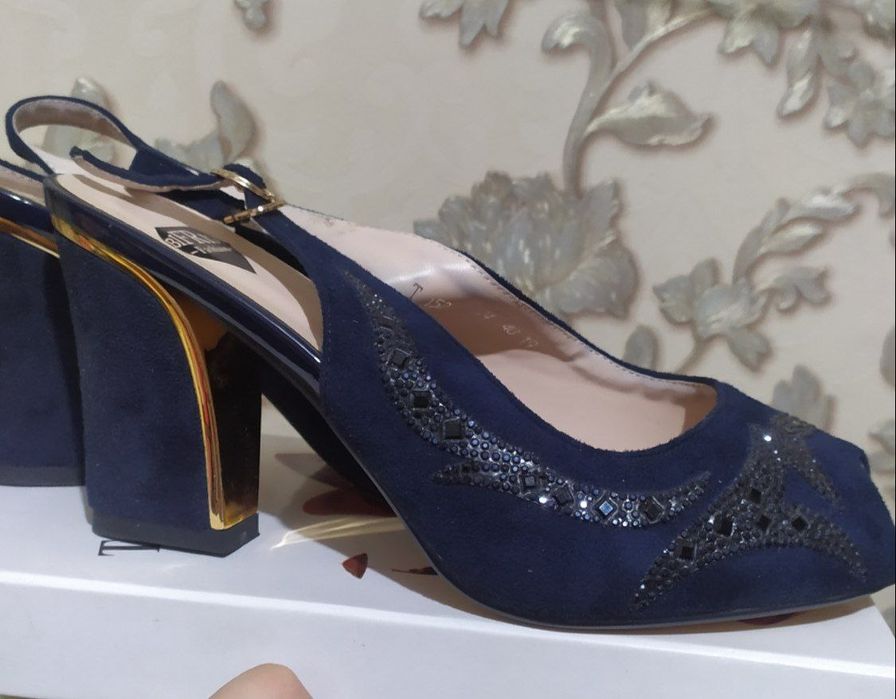 Yap yangi tufli kiyilmagan