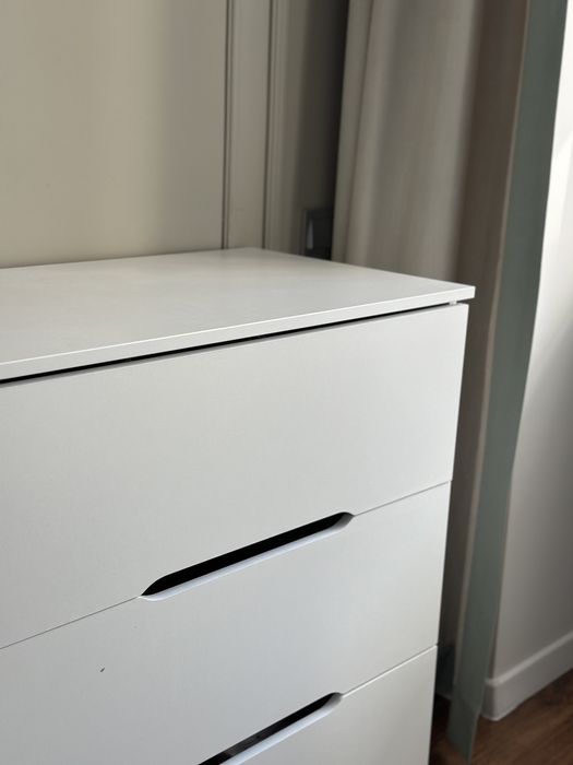 Комод на колесах белый бук