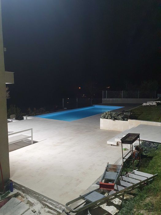 Montam piatra de ori ce tip , gresie , faianță etc