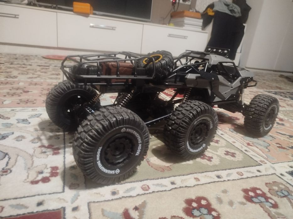 Джип - монстр на радиоуправлении