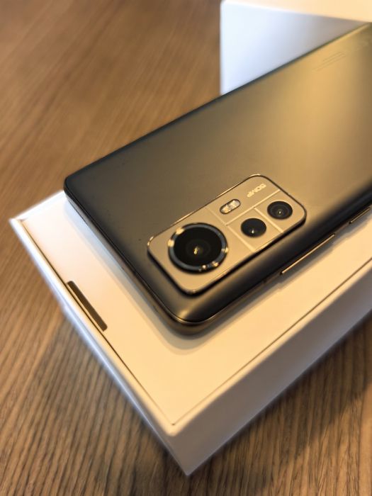 Xiaomi 12 (8/256 Dual SIM) Gray (перфектен от емаг)