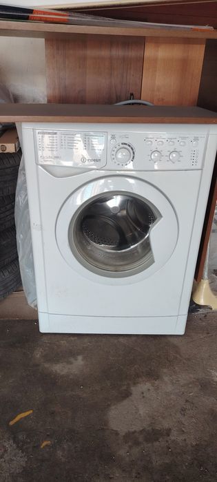 Стиральная машина indesit продам