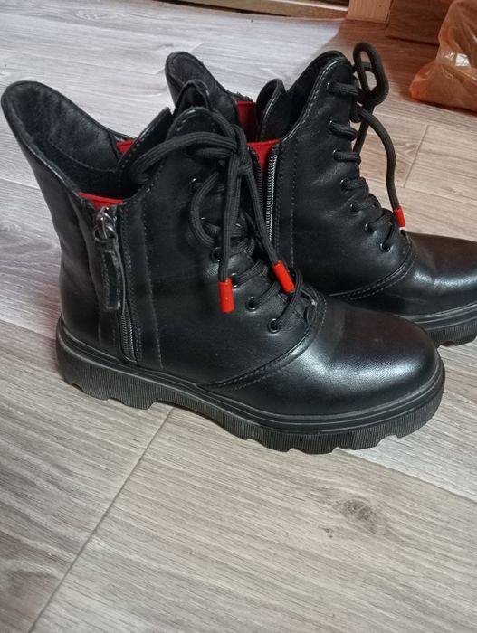 Продам женские ботинки недорого!!!