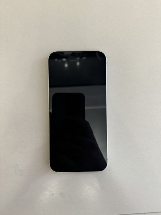 Продам Iphone 13