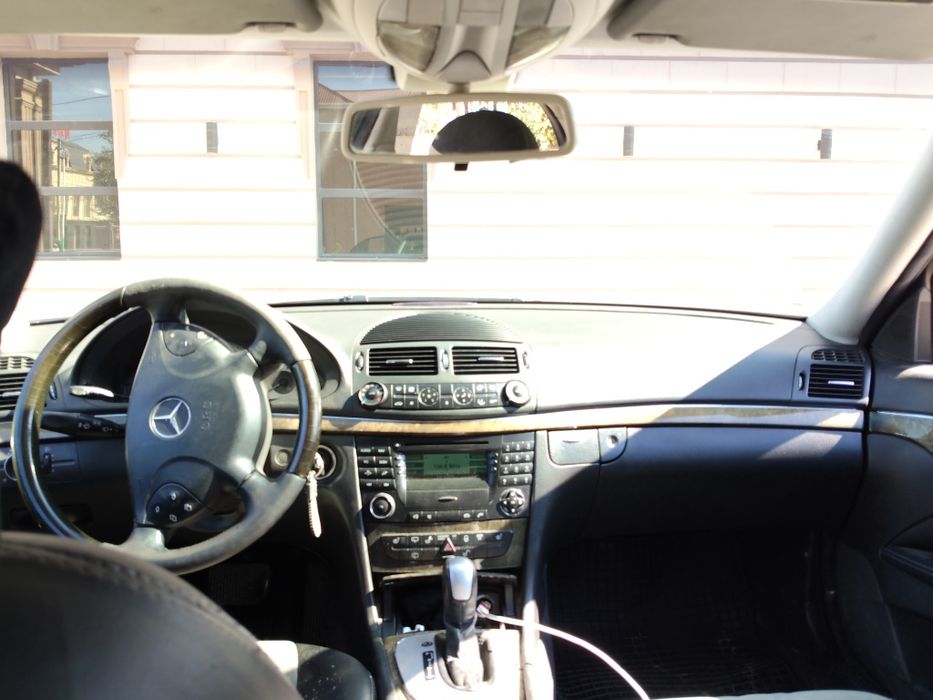 Продам Мерседес Бенс E 270